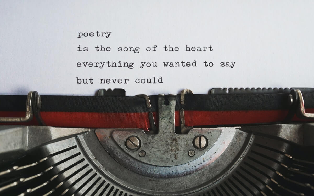 macchina-da-scrivere-poesia